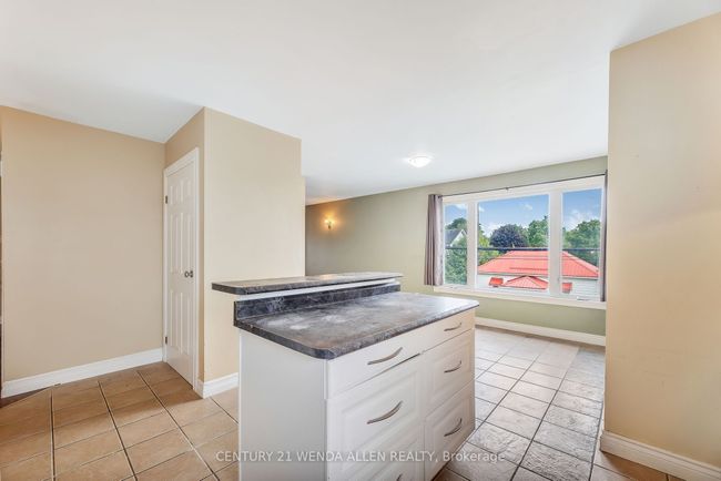 11 Mary St E, House other with 4 bedrooms, 3 bathrooms and 5 parking in Omemee ON | Image 37