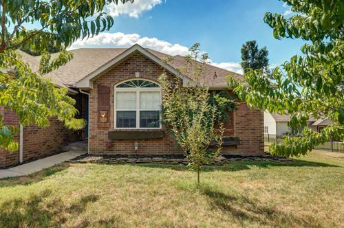 366 Redbud St, Sparta, MO, 65753-9395 | Card Image