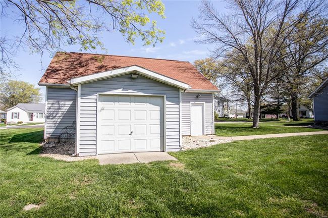 708 N Giddings Ave, House other with 3 bedrooms, 2 bathrooms and 2 parking in Jerseyville IL | Image 13