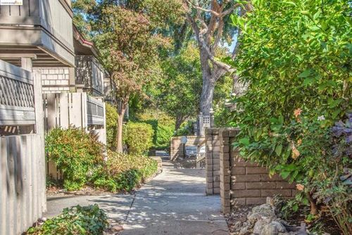 2- Kinross Dr, Walnut Creek, CA, 94598 | Card Image