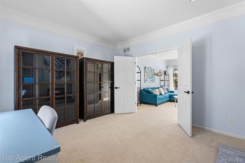 668 Berridge Cir, Lake Orion, MI, 48360-1219 | Card Image