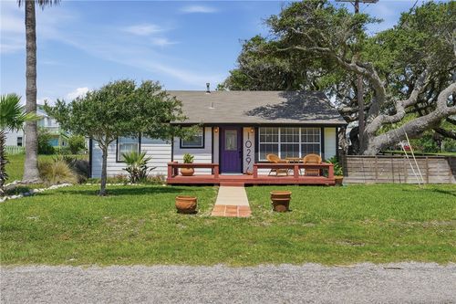 1029 Lady Clare St, Rockport, TX, 78382-3113 | Card Image