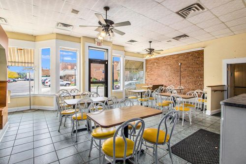 107 Beeson St, Dowagiac, MI, 49047-1725 | Card Image