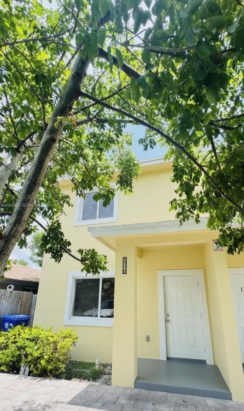 1-1770 Nw 55th St, Miami, FL, 33142-3036 | Card Image