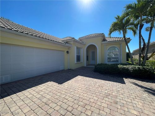 7710 Tommasi Ct, NAPLES, FL, 34114-2681 | Card Image