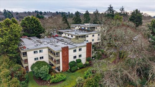 403-1010 Bristol Rd, Saanich, BC, V8X4R8 | Card Image