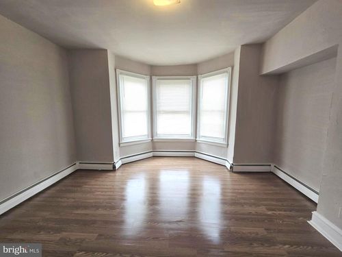 fl-2nd-5709 Leonard St, PHILADELPHIA, PA, 19149-3518 | Card Image