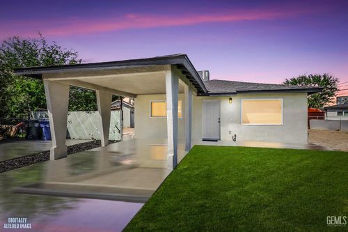 5801 Gowdy Ln, Bakersfield, CA, 93307-5332 | Card Image