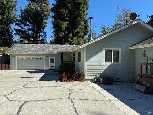 18920 Timberpointe Drive, Fort Bragg, CA, 95437 | Card Image
