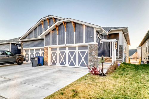 7 Wolf Cres, Okotoks, AB, T1S5V1 | Card Image
