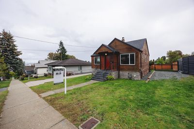 362 Alberta St, House other with 3 bedrooms, 2 bathrooms and 8 parking in New Westminster BC | Image 3