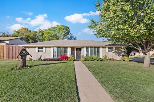 1723 Post Oak Dr, Bedford, TX, 76021-3434 | Card Image