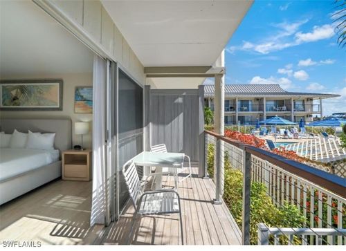 140-900 Broad Ave S, NAPLES, FL, 34102-7319 | Card Image