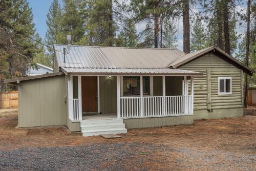 15880 Fir Rd, La Pine, OR, 97739-9401 | Card Image
