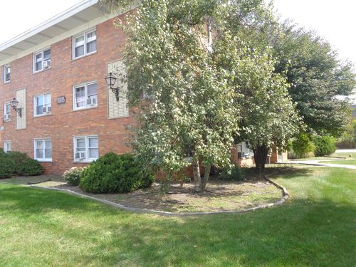apt-3-10805 S Lloyd Dr, Worth, IL, 60482-1564 | Card Image