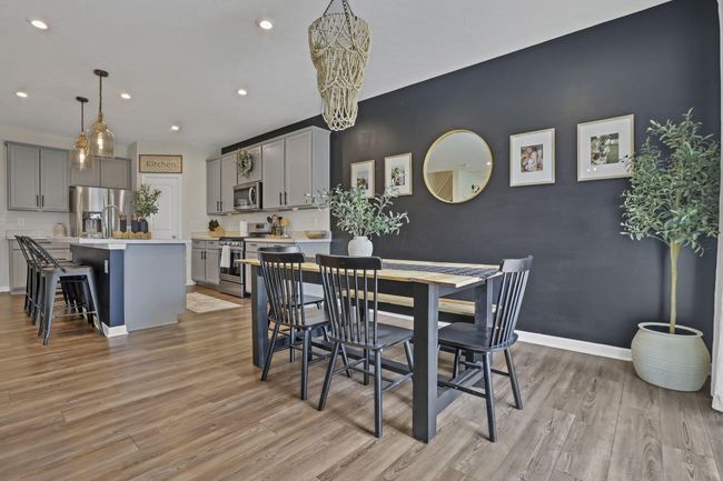Living Room/dining space | Image 18