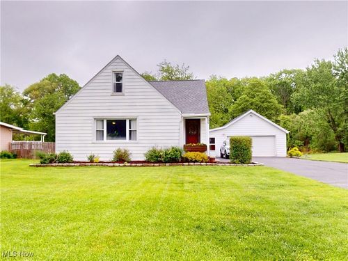 695 Archer Rd, Bedford, OH, 44146-2923 | Card Image