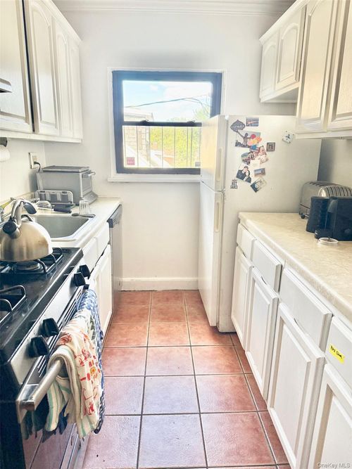 apt-1b-64 Kensington Rd, Bronxville, NY, 10708-1428 | Card Image
