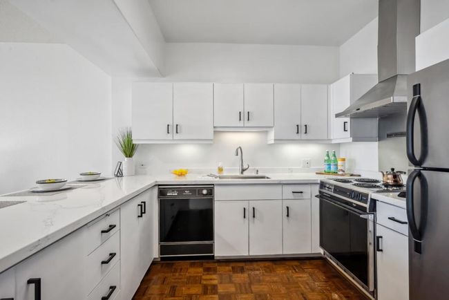 APT-2801 - 6363 Christie Ave, Condo with 1 bedrooms, 1 bathrooms and 1 parking in Emeryville CA | Image 5
