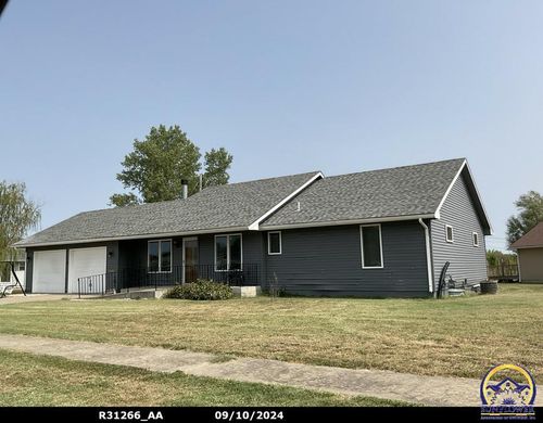 2810 Se Golden Ave, Topeka, KS, 66605-3288 | Card Image