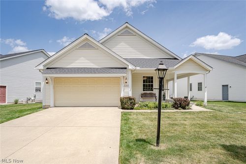 10384 Rock Ledge Way, North Royalton, OH, 44133-6082 | Card Image