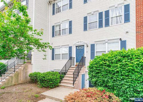 5 Ashby Ln, Newark, NJ, 07103-3166 | Card Image