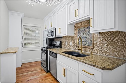 3e-1207 W 45th St, Kansas City, MO, 64111-4291 | Card Image