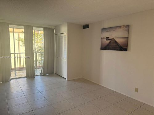 apt-403-801 Three Islands Blvd, Hallandale Beach, FL, 33009-7808 | Card Image
