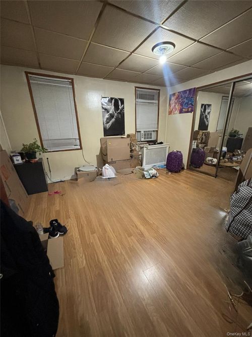 13049 115th St, South Ozone Park, NY, 11420-2318 | Card Image