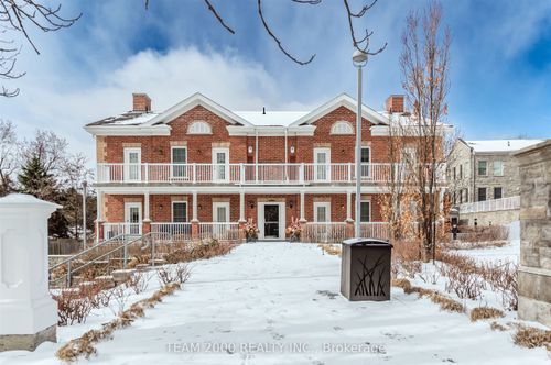 304-10360 Islington Ave, Kleinburg, ON, L0J1C0 | Card Image