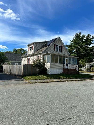 28 Nye Ave, House other with 3 bedrooms, 1 bathrooms and 2 parking in Acushnet MA | Image 1