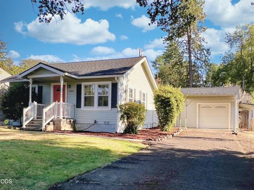2222 Aloha Ave, Medford, OR, 97504-6938 | Card Image