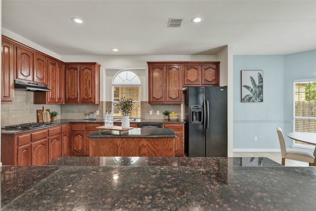 8620 Thistle Ridge Ter, House other with 4 bedrooms, 4 bathrooms and null parking in Fort Worth TX | Image 12