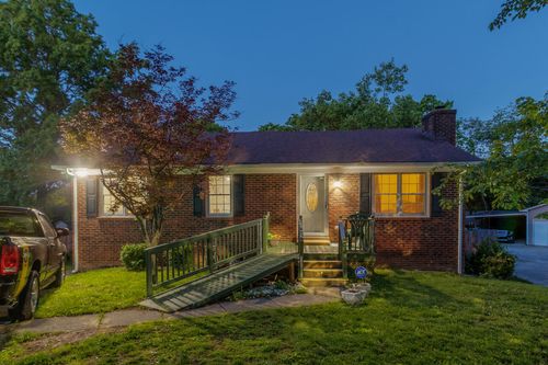 1517 Kelly Cir, Lexington, KY, 40517-3829 | Card Image