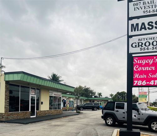 2740-2724 N Andrews Ave, Wilton Manors, FL, 33311-2512 | Card Image