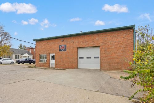 300 W Broadway St, Winchester, KY, 40391-1916 | Card Image