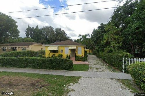 118 118th St, Miami, FL, 33161-5372 | Card Image