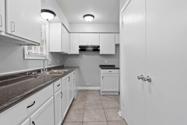 5250 - 5250 Flowering Peach Dr, House other with 3 bedrooms, 2 bathrooms and null parking in Memphis TN | Image 5