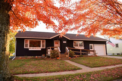 106 School St, Spillville, IA, 52168-4422 | Card Image