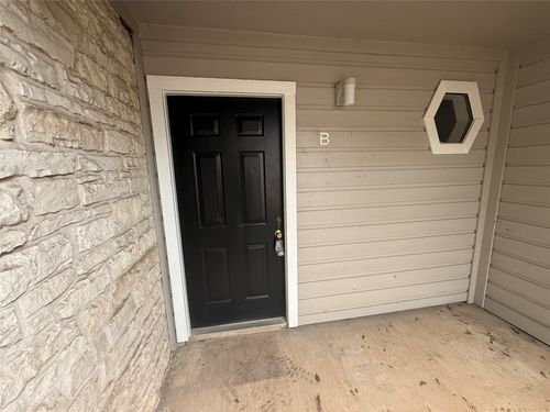 b-8908 Schick Rd, Austin, TX, 78729-5464 | Card Image