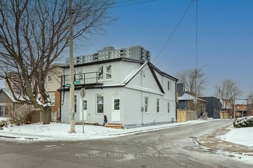 137 West Ave N, Hamilton, ON, L8L5C4 | Card Image