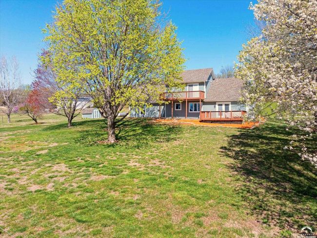 11096 43 Rd St, Home with 3 bedrooms, 3 bathrooms and null parking in Perry KS | Image 29