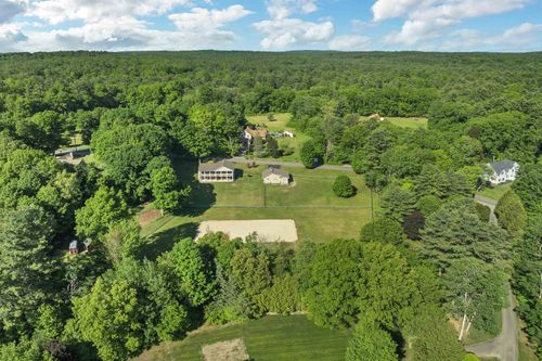 107 Kendall Pond Rd, Windham, NH, 03087-1422 | Card Image