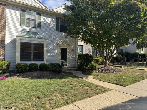 4 Woodward Ln, Basking Ridge, NJ, 07920-2716 | Card Image