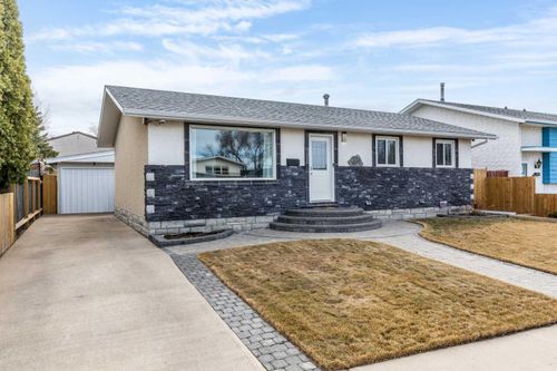 2155 24 St Se, Medicine Hat, AB, T1B1A6 | Card Image