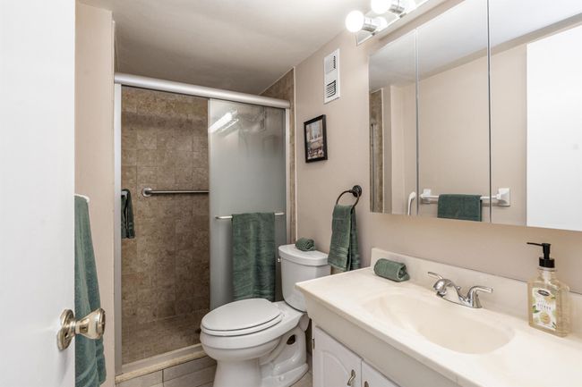 1030 - 230 Ne 26 Th Ave, Condo with 2 bedrooms, 2 bathrooms and null parking in Boynton Beach FL | Image 17