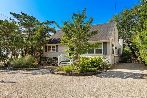 268 N 12th St, Surf City, NJ, 08008-5330 | Card Image