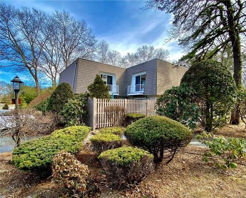 apt-d-17 Caddy Rock Rd, North Kingstown, RI, 02852-3128 | Card Image