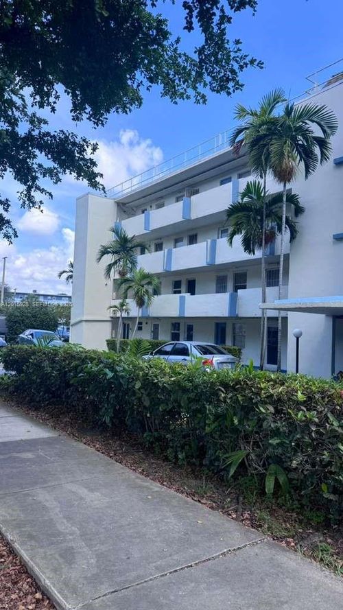 a104-1701 Ne 191st St, Miami, FL, 33179 | Card Image
