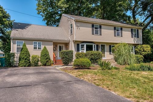77 Oak Crest Dr, North Attleboro, MA, 02760-3526 | Card Image
